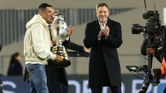 ¿Qué hacía Alejandro Domínguez en el estadio de Argentina vs Chile?