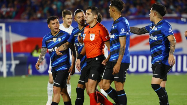 ¡Abundaron las quejas! El polémico penal que favoreció a la U ante Huachipato