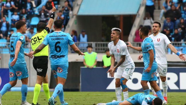 Leandro Fernández complicó a la U al ver la roja directa ante Deportes Iquique