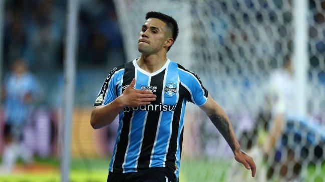 Alexander Aravena sigue prendidísimo y anotó por segundo partido consecutivo en Gremio