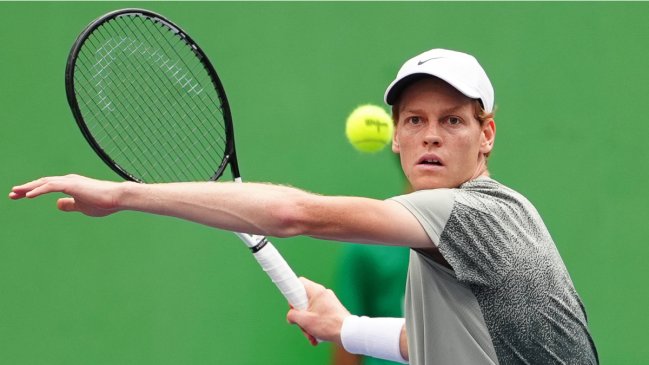 Jannik Sinner celebró por partida doble tras llegar a la final del Masters 1000 de Shanghai