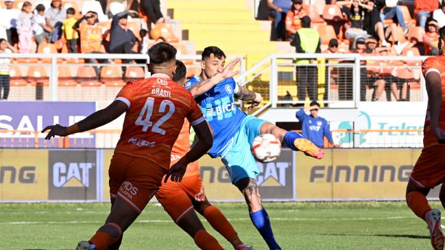 La evidente mano penal no cobrada en el Cobreloa vs Universidad Católica en Calama