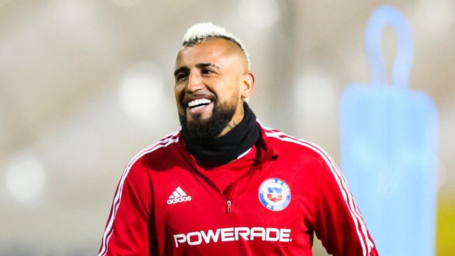 La convocatoria de Arturo Vidal causó sorpresa y fue destacada por la prensa de Perú