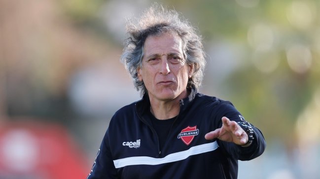 Mario Salas arremetió contra la organización de la Copa Chile: "Jugamos en tres días y la U descansó dos semanas"