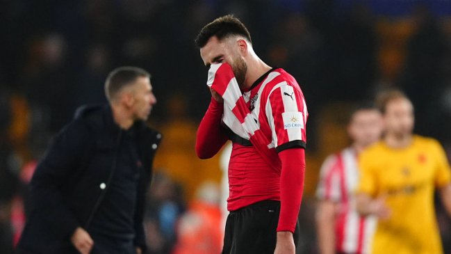 Una insólita expulsión enmarca un nuevo tropezón del Southampton de Ben Brereton