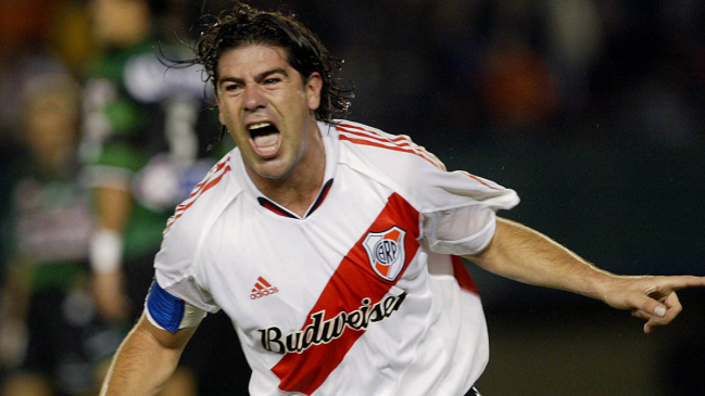 Marcelo Salas volverá a jugar frente a Colo Colo ¿Cómo le fue al Matador en el Monumental?