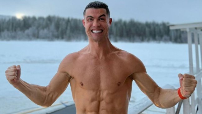 Cristiano bajo cero: Ronaldo celebró la Navidad con piscinazo en el hielo de Finlandia