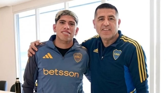 ¿Cuál es el primer apodo de Carlos Palacios en Boca Juniors?